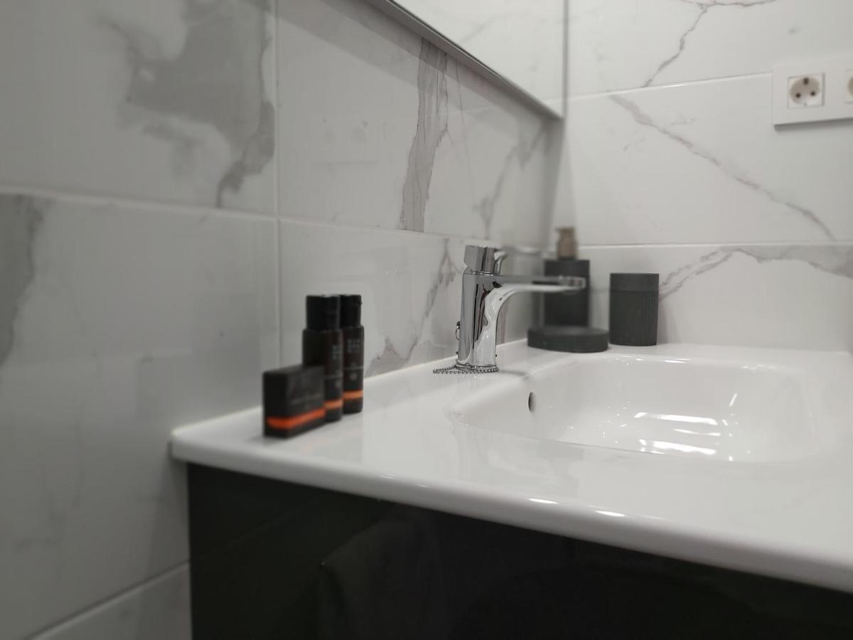 Del Parque Flats Flores Premium Малага Екстериор снимка